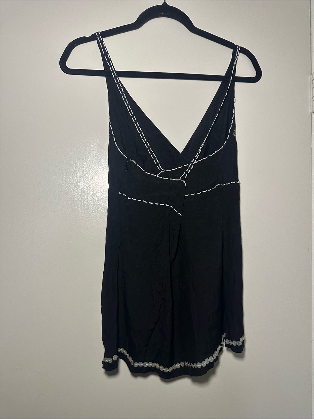 bebe Black Embroidered V-Neck Camisole - Picture 2 of 4